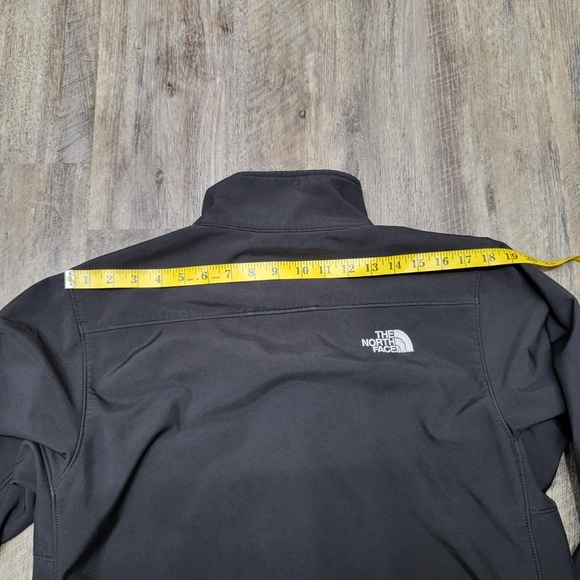 The North Face Sentinel Windstopper Jacket - Picture 11 of 12